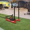 Roheline kunstmuru spordisaali keskkonnas_b